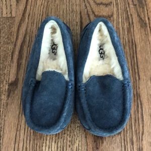 Size 9 UGG slippers with proper soles